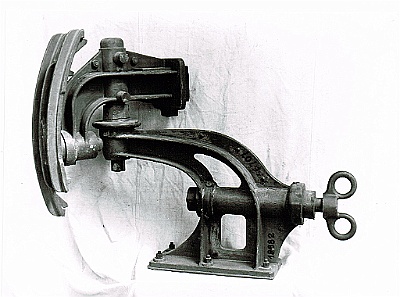 1975 - Kleine Rote - hoelzerne Gussmodelle - 113x135cm